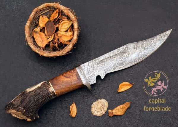 Damascus Steel Hunting Knife